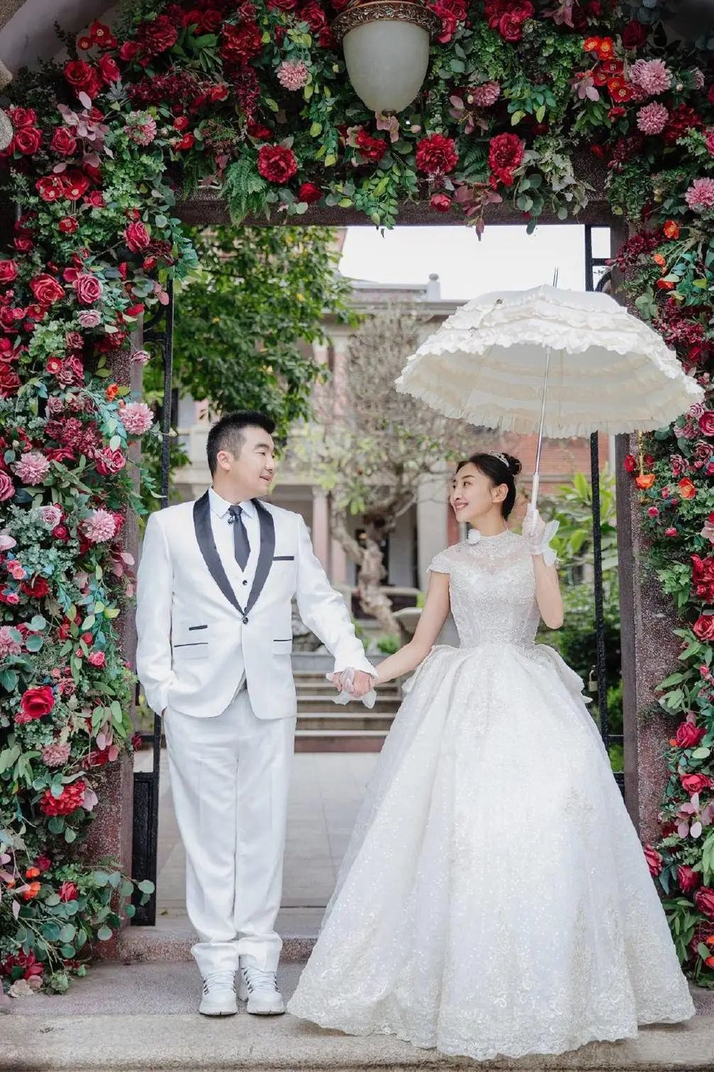 何雯娜梁超奥运婚纱照