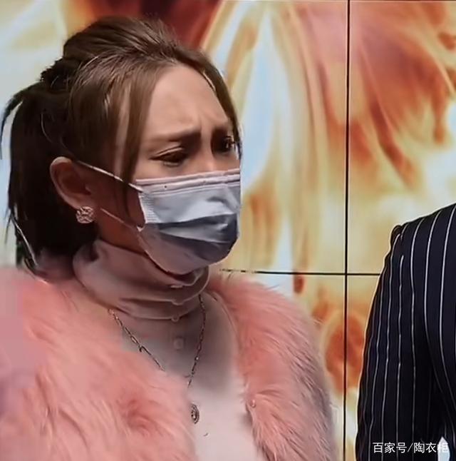 小沈龙妻子团体简历