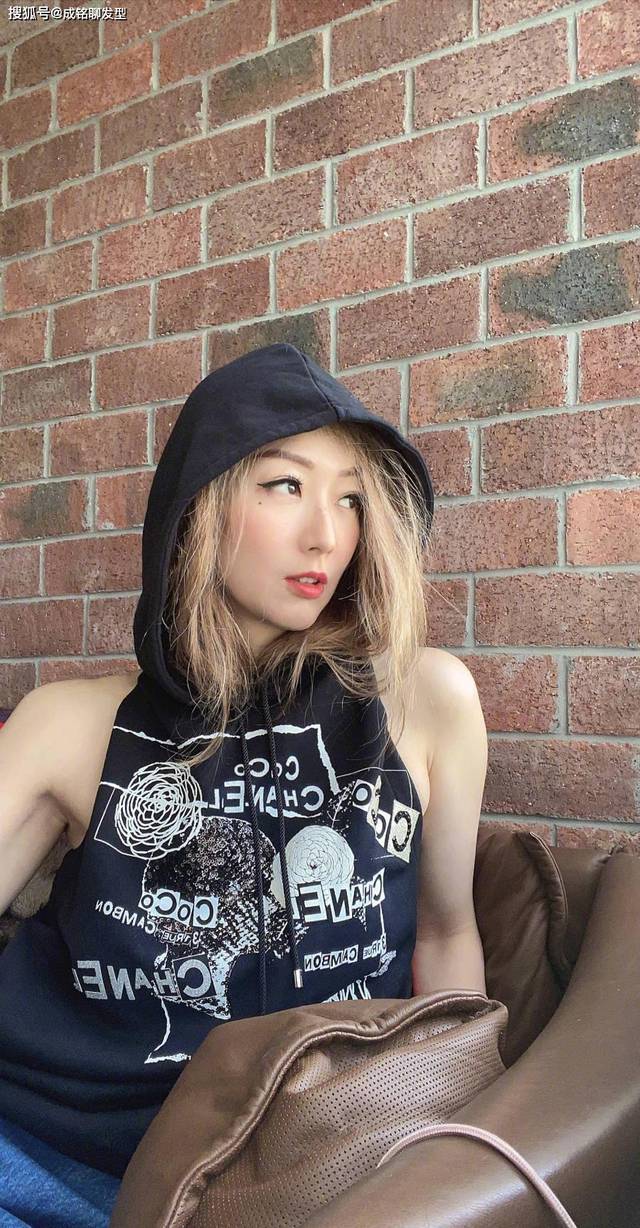 郑秀文晒刮痧照片 郑秀文晒刮痧照片