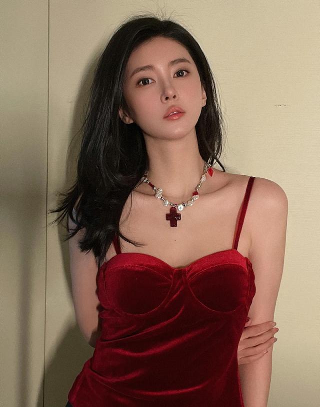 钟鹿纯泳装