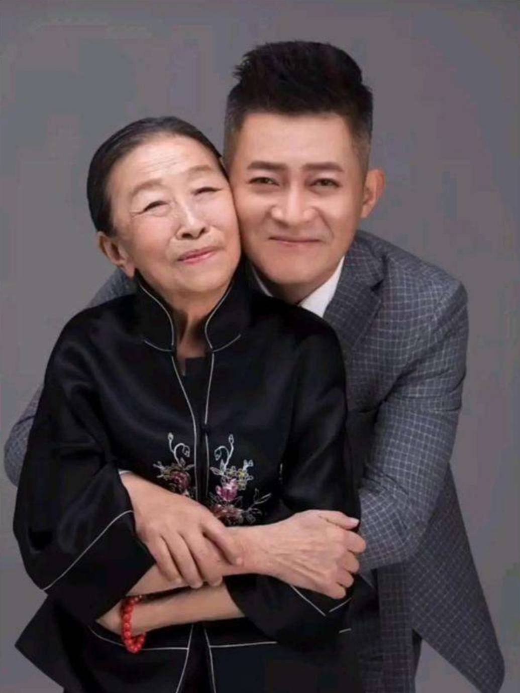 张少华最近情况如何