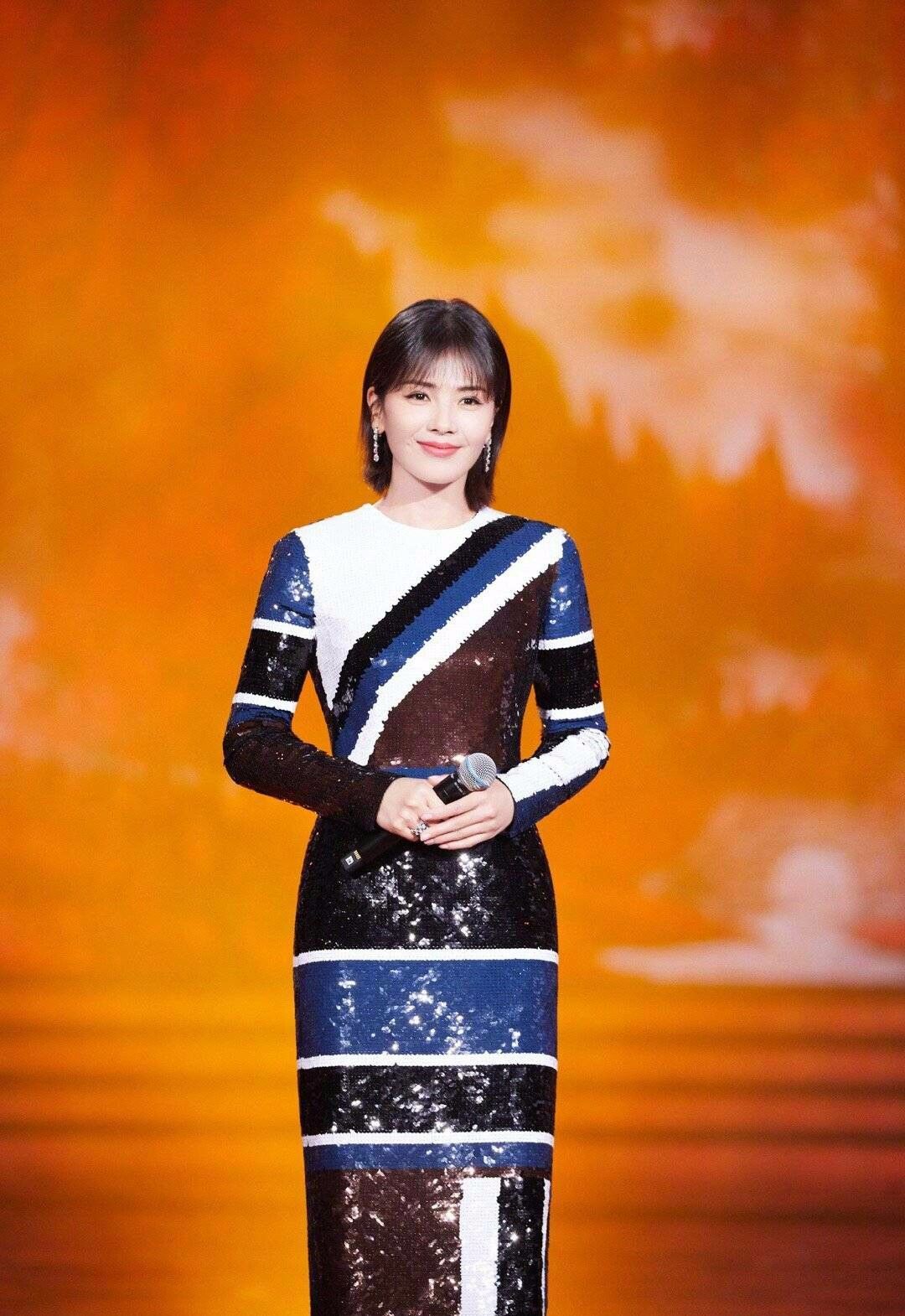 关于刘涛衣服脱漏的信息 关于刘涛衣服脱漏的信息