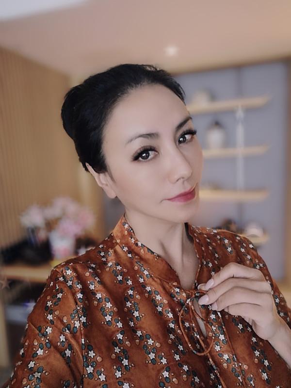 演员田丽
