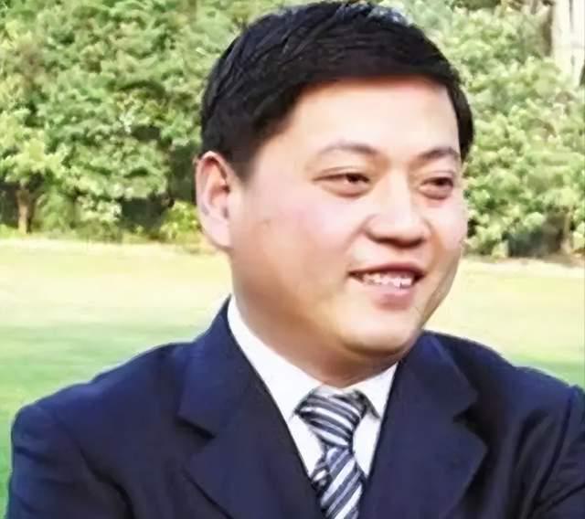 王均摇简介 王均摇简介