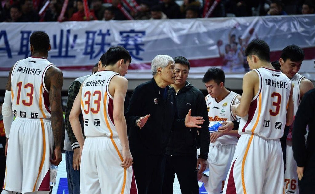 关于82岁蒋兴权离开辽宁男篮正式退休的信息