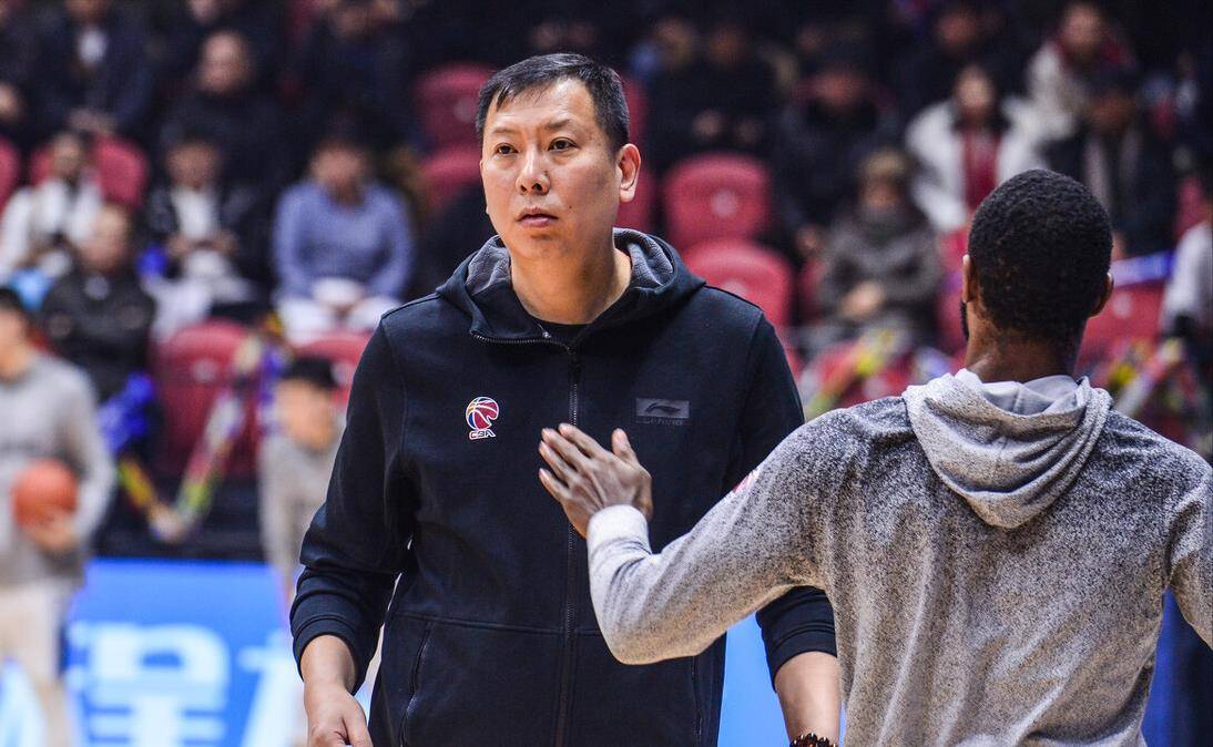 关于82岁蒋兴权分开辽宁男篮正式退休的信息