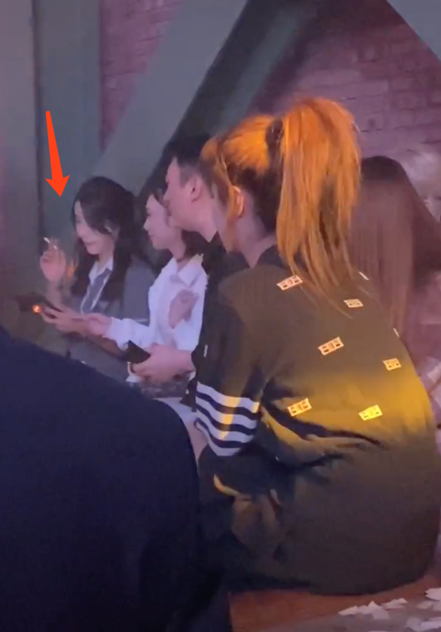 王思聪宋美娜逛街 王思聪宋美娜逛街