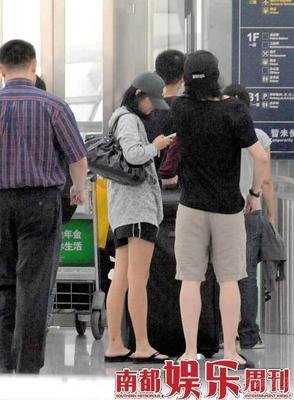 包含李云迪前妻华真的家世的词条