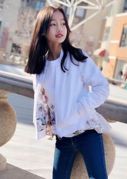 明骏女孩娃娃 明骏女孩娃娃