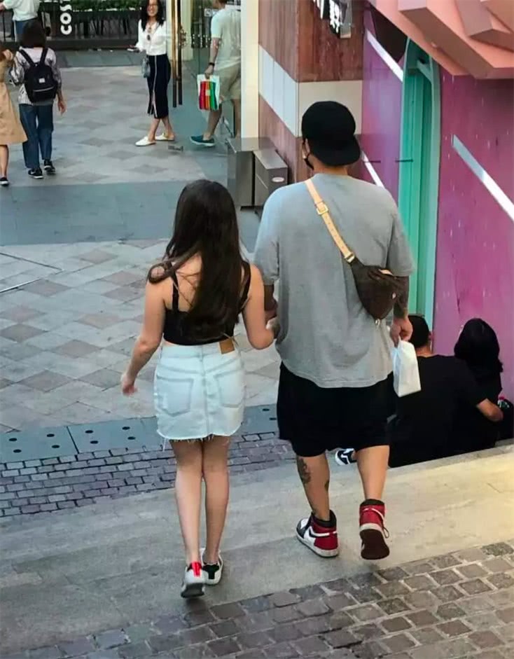 蒋劲夫起诉乌拉圭前女友