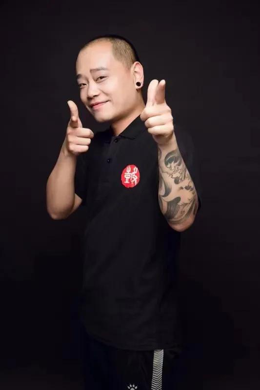石磊个人资料