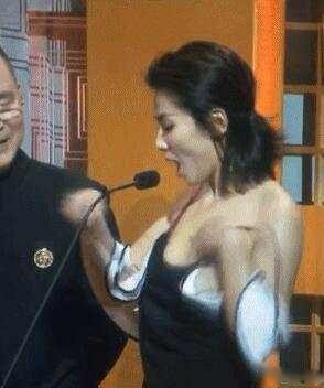刘涛肩带滑落 刘涛肩带滑落