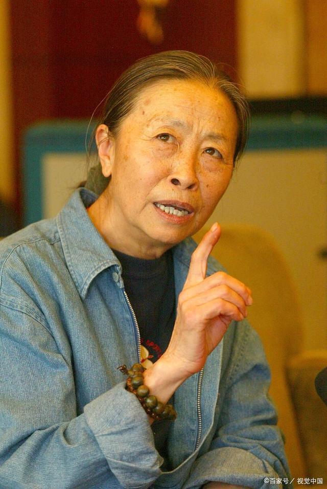 张少华和新凤霞是怎么回事