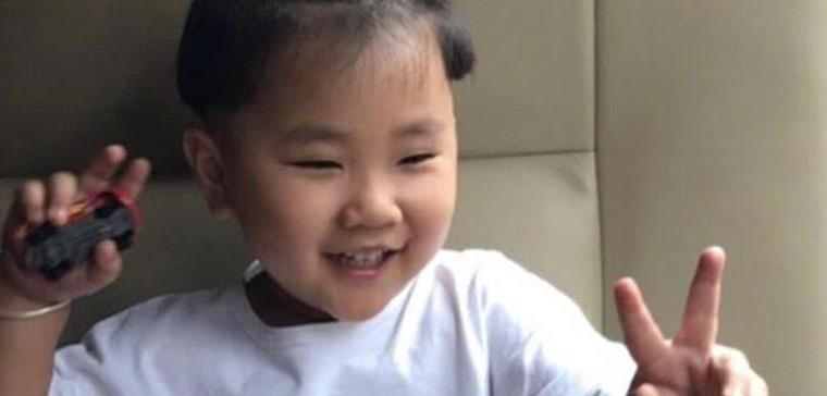 岳云鹏妻子带女儿参加雅集