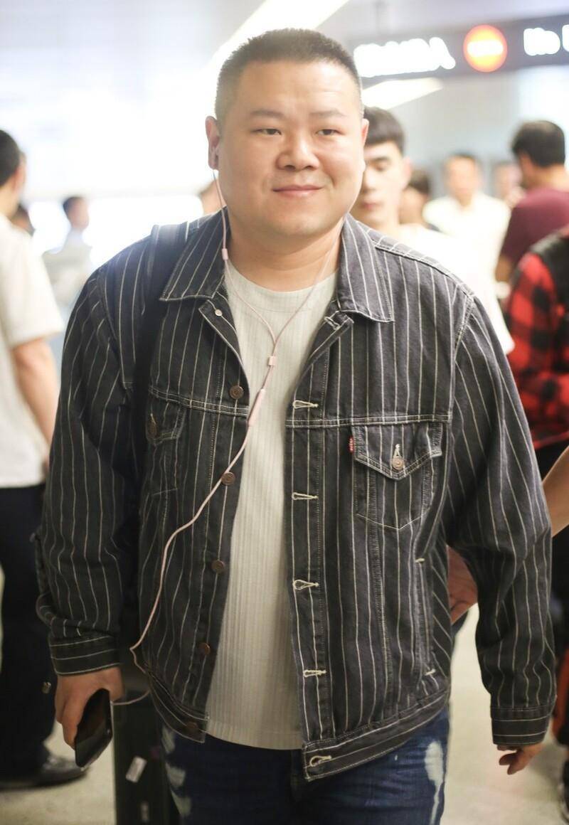 岳云鹏妻子带女儿参与雅集