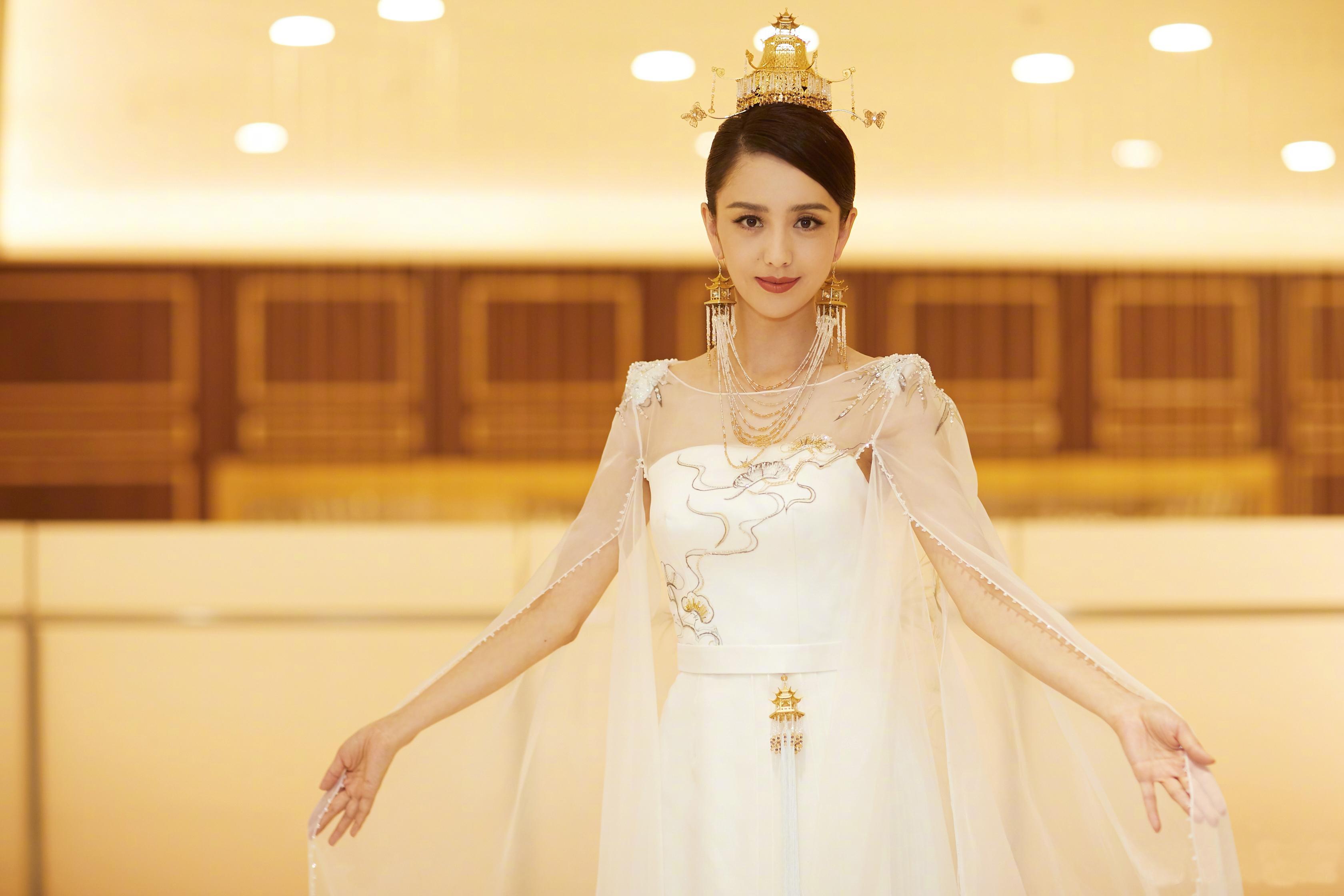 佟丽娅婚纱照