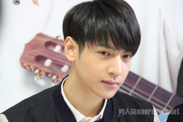 罗云熙疑恋情曝光