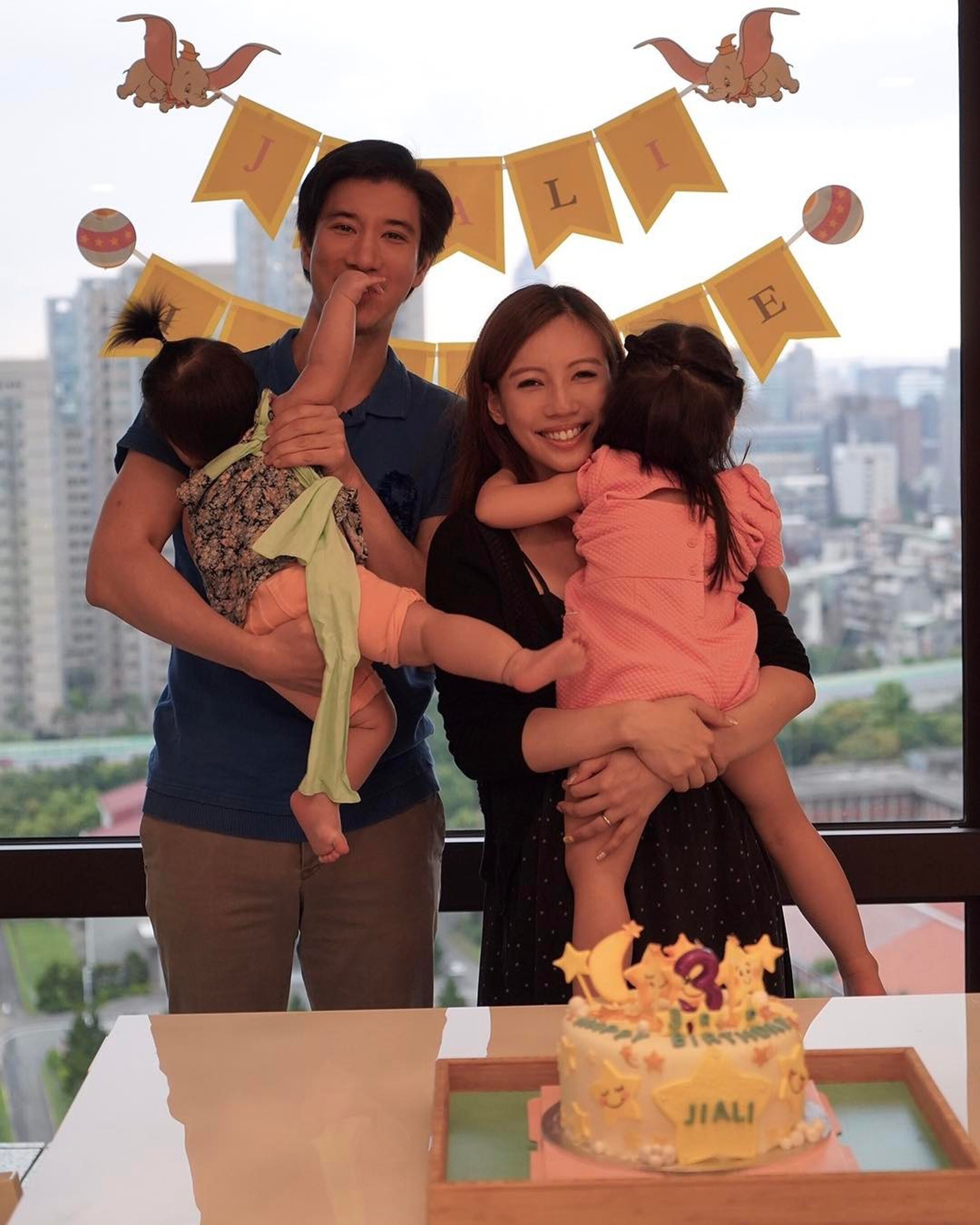 李靓蕾是台湾人吗 李靓蕾是台湾人吗