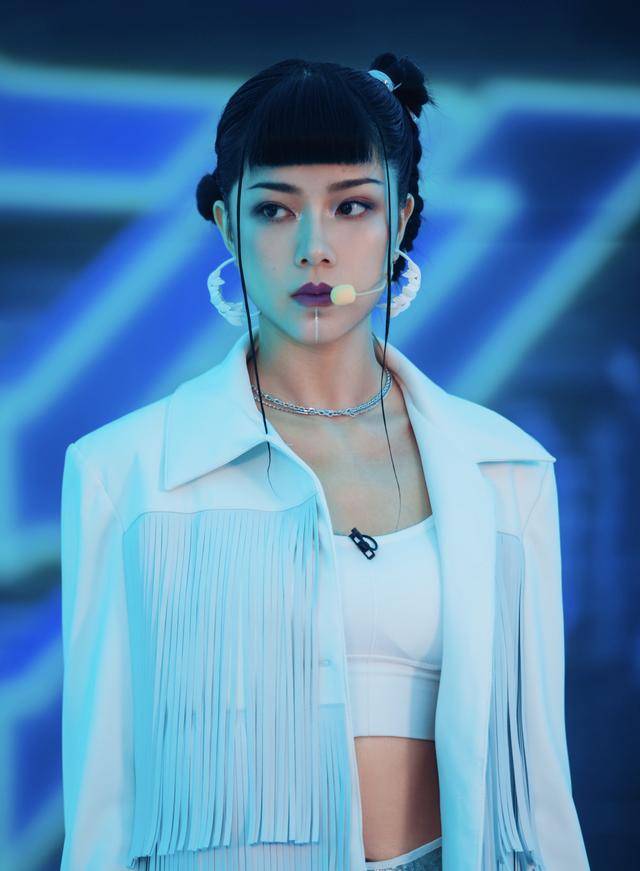 歌手朱婧汐回应容貌羞辱