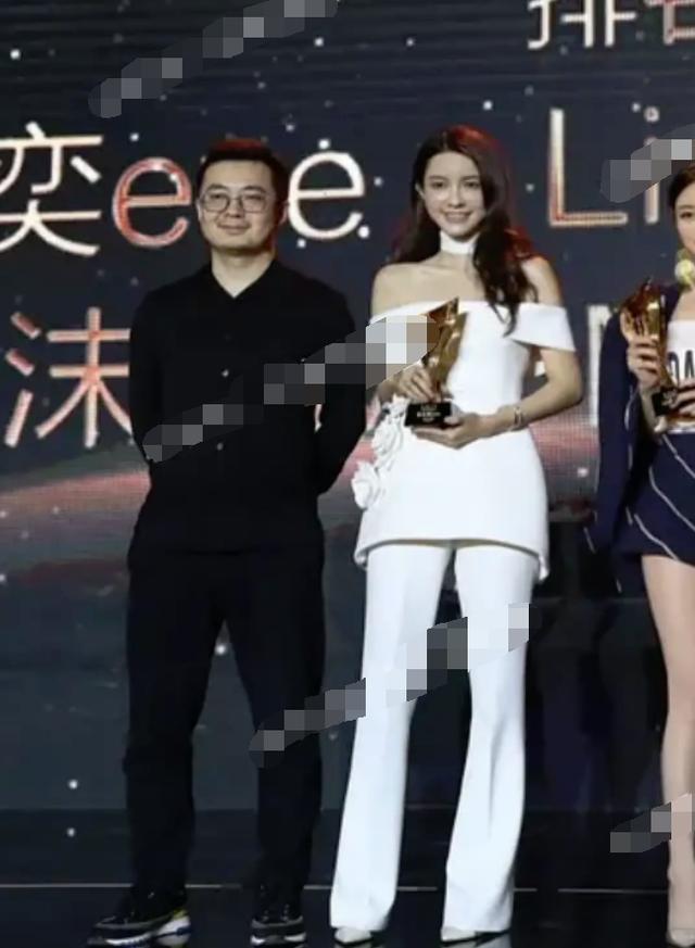 蒋凡老婆背景