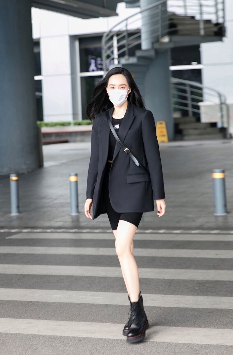 王智低调现身民政局领证的复杂引见 王智低调现身民政局领证的复杂引见