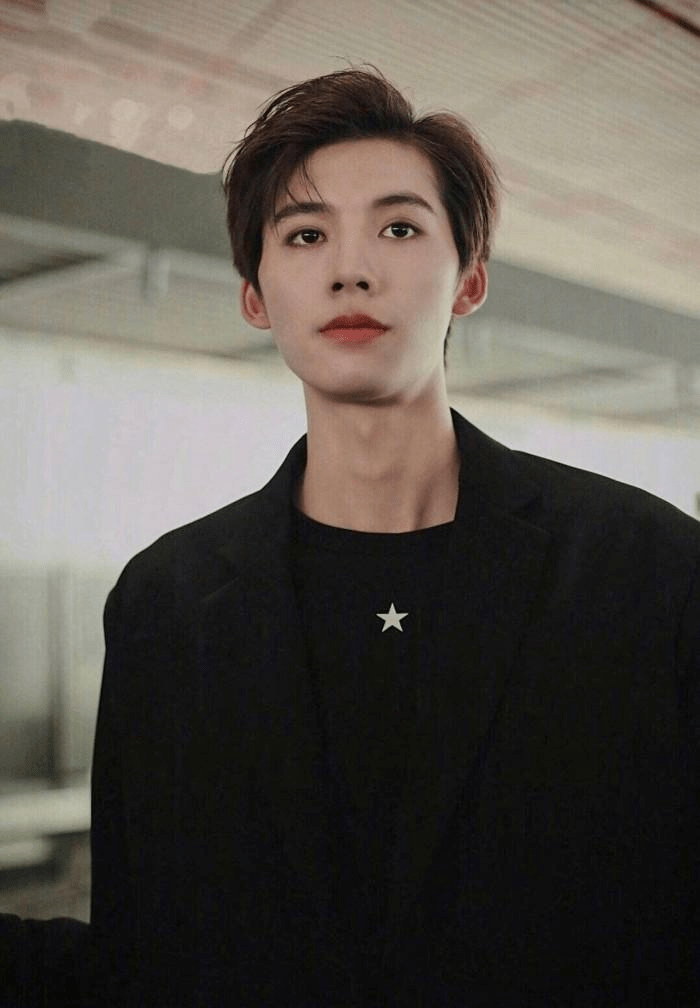 包括赵尧珂发文称邓超元与女生暧昧的词条