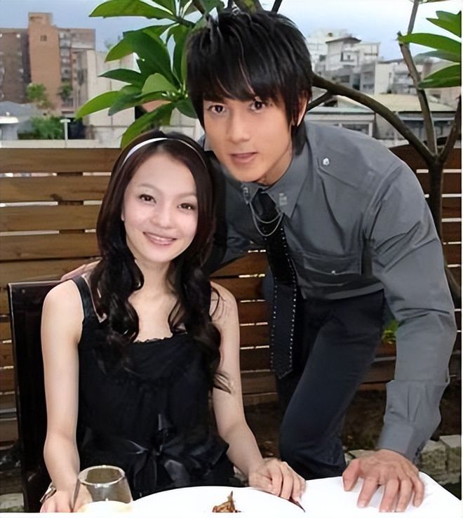 公主小妹吻戏