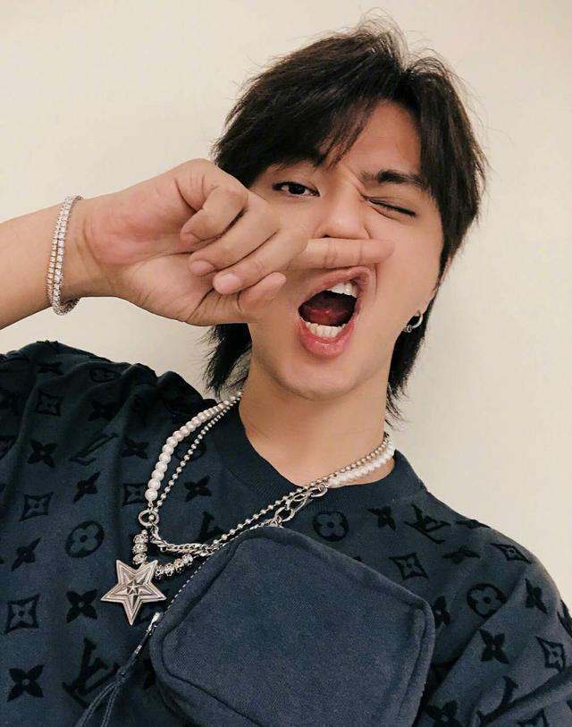 罗志祥高调颁布发表复出