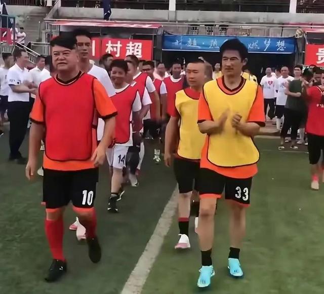 范志毅硬核battle网友的复杂引见 范志毅硬核battle网友的复杂引见
