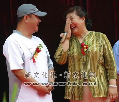 高秀敏老公李云启照片 高秀敏老公李云启照片
