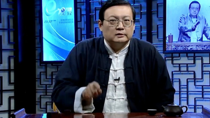 梁宏达此刻干什么 梁宏达此刻干什么