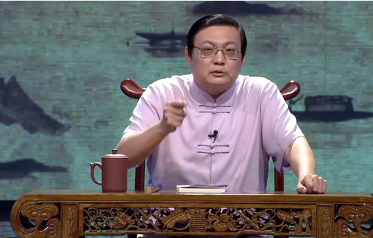 梁宏达此刻干什么 梁宏达此刻干什么