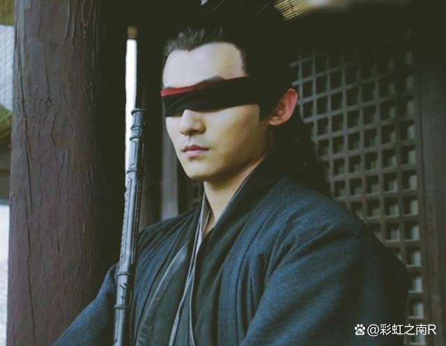 五竹的黑布后面是什么