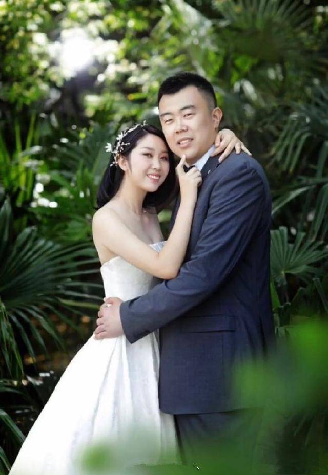 赵继伟晒婚纱照