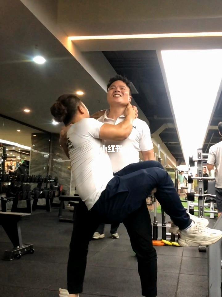 男友一个月深蹲后 男友一个月深蹲后