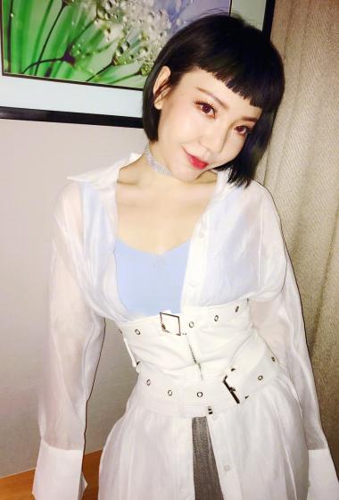 吴莫愁糊口照