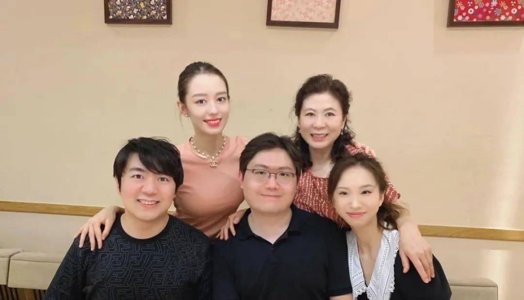 郎朗吉娜晒合约 郎朗吉娜晒合约