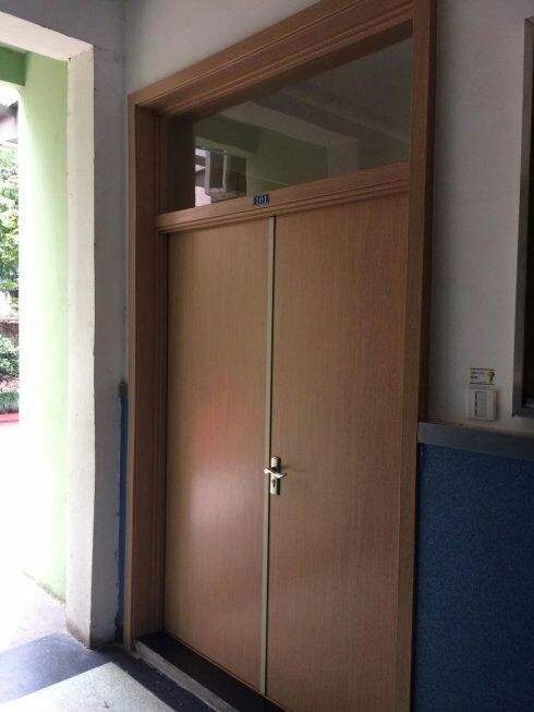 十七中教室门