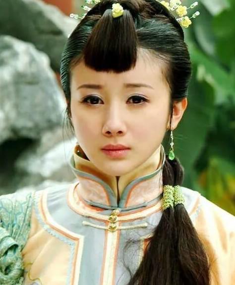 孙菲菲整容后遗症