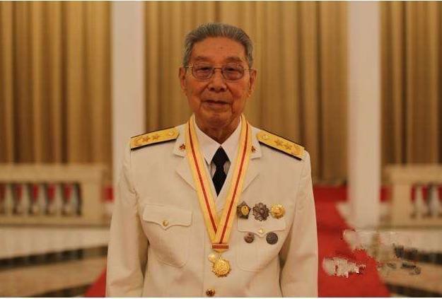包含洪学(xue)智为什么两次授衔的词条