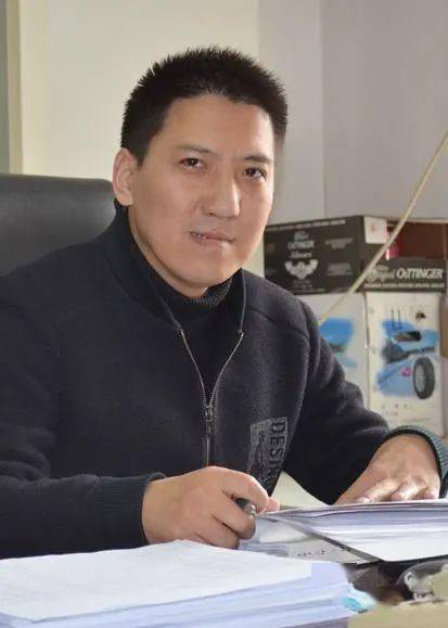 武石磊照片