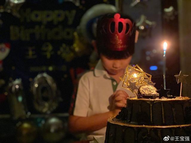 王宝强晒照庆40岁生日的复杂引见 王宝强晒照庆40岁生日的复杂引见