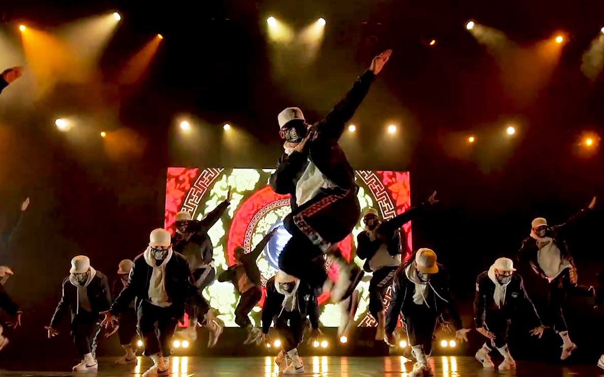 王嘉尔正式插手世界顶级舞团Kinjaz