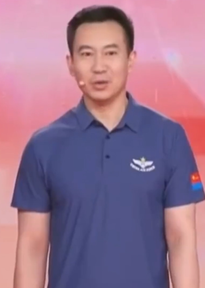 航行员王亚平老公赵鹏简历 航行员王亚平老公赵鹏简历