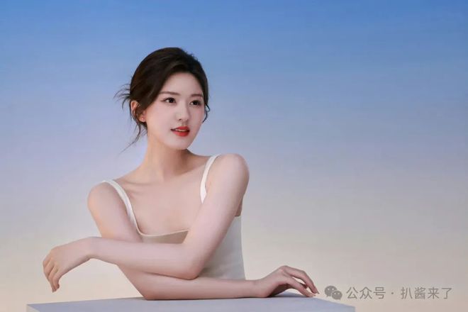 张碧晨整容前后 张碧晨整容前后照片比照 张碧晨整容前后 张碧晨整容前后照片比照