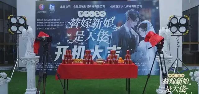 李佳琦为线下举止保安推人报歉的复杂引见 李佳琦为线下举止保安推人报歉的复杂引见