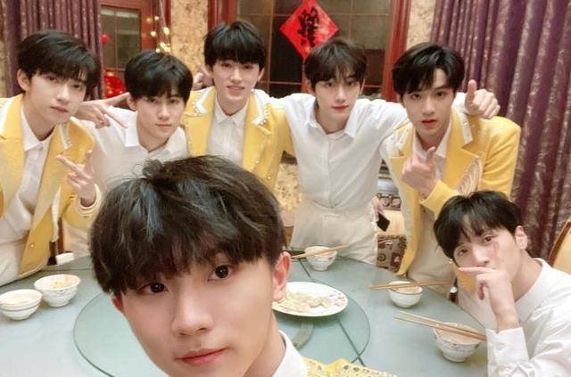 马嘉祺吸烟热搜 马嘉祺抽自己耳光 马嘉祺吸烟热搜 马嘉祺抽自己耳光