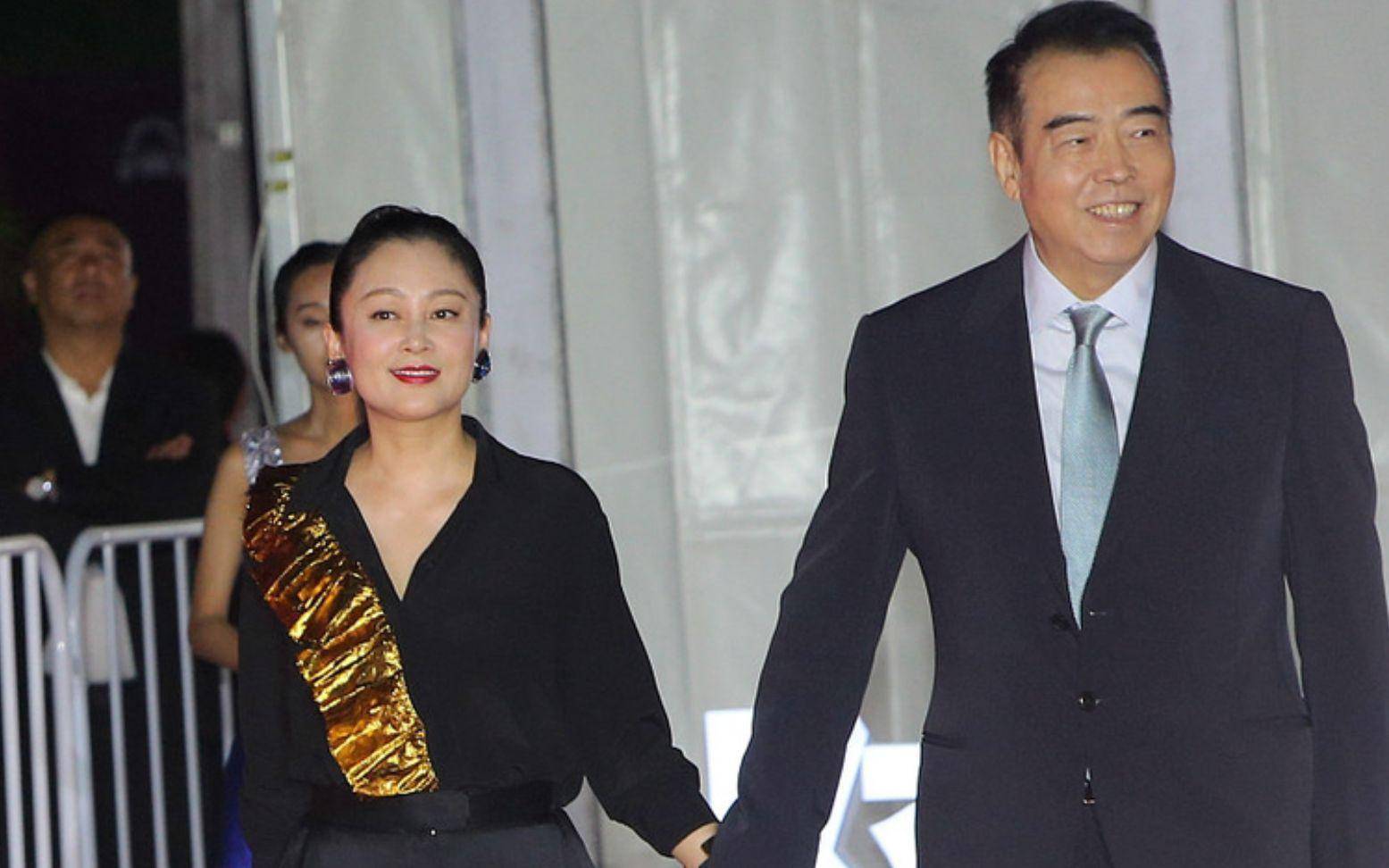 陈凯歌几任妻子都是谁 陈凯歌几任妻子都是谁啊