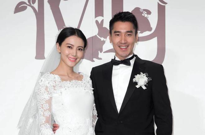 夏雨袁泉婚纱照 夏雨与袁泉的婚纱照 
