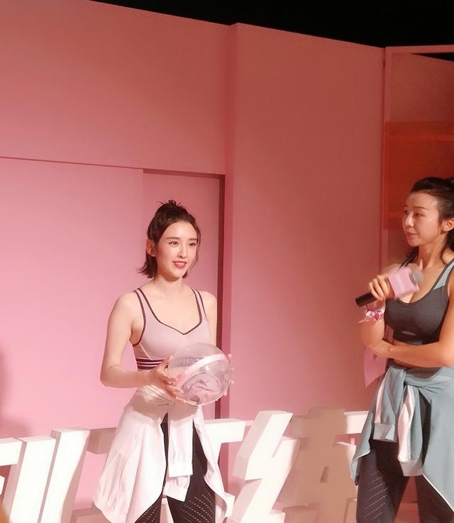 唐艺昕孕肚 唐艺昕怀孕胖了多少斤